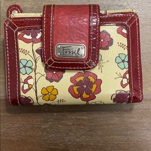VINTAGE Fossil beige & red floral Wallet (3”x5”)